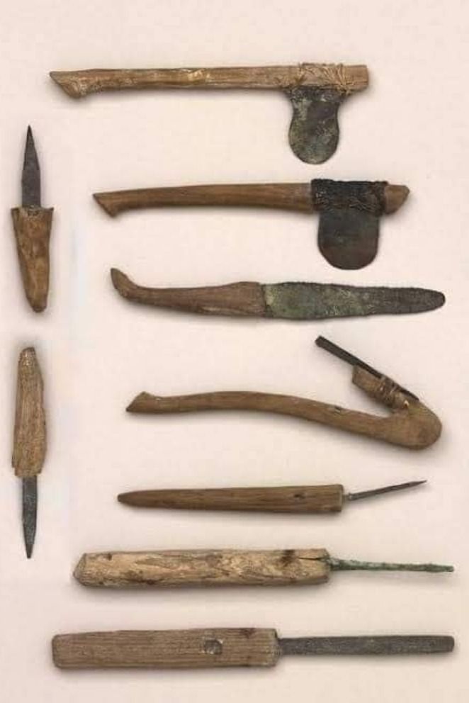 herramientas antiguas para tallar piedra